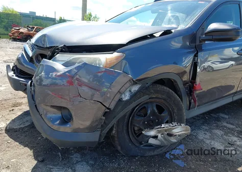 2014 Toyota Rav4 Le z USA, uszkodzony, nr VIN JTMBFREV0EJ007998